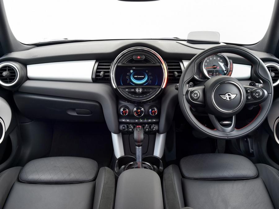  Mini Cooper SD 5-Door 2014 года  (UK) (фото 28 из 35)